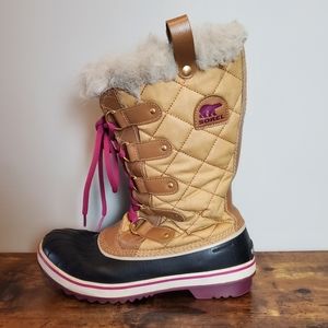 Sorel Tan/Plum Tofino Cate Boots sz8.5